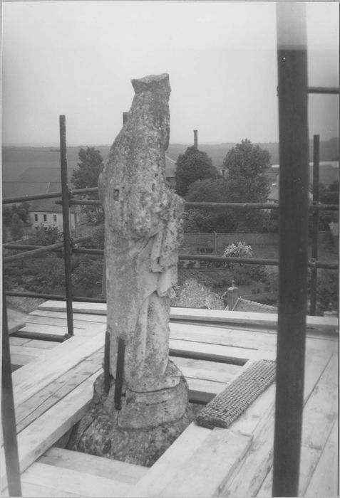 statue : Vierge à l'Enfant