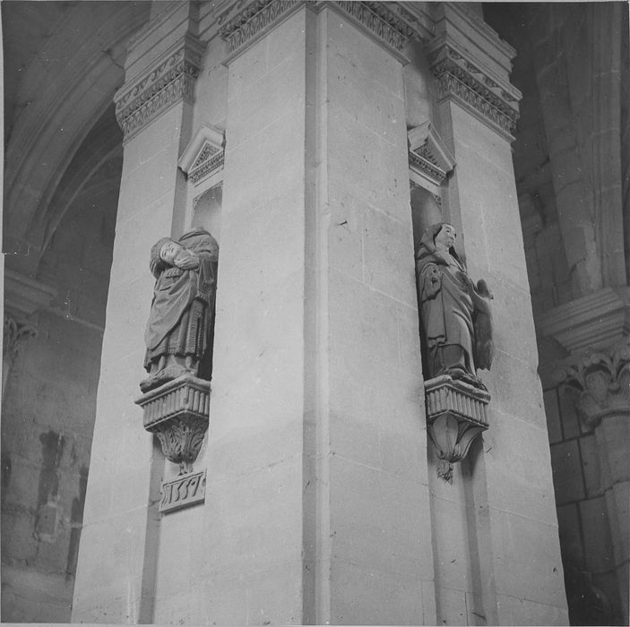 2 statues : saint Denis ; saint Gilles - © Ministère de la Culture (France), Médiathèque du patrimoine et de la photographie, diffusion RMN-GP