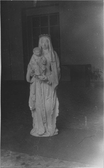 statue : Vierge à l'Enfant