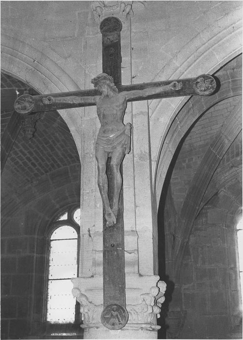 calvaire : Christ en croix entre la Vierge et saint Jean  - © Ministère de la Culture (France), Médiathèque du patrimoine et de la photographie, diffusion RMN-GP