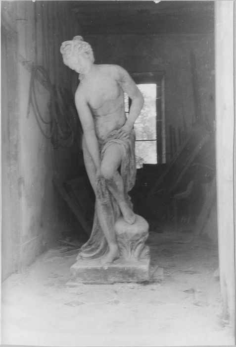 statue : baigneuse