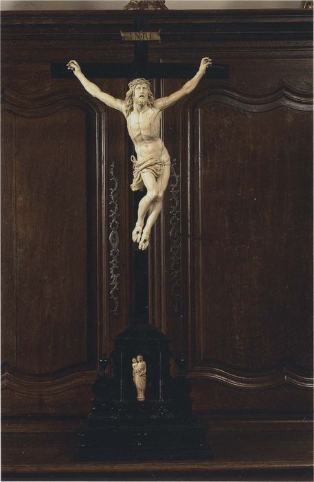 croix (crucifix) : Christ en croix