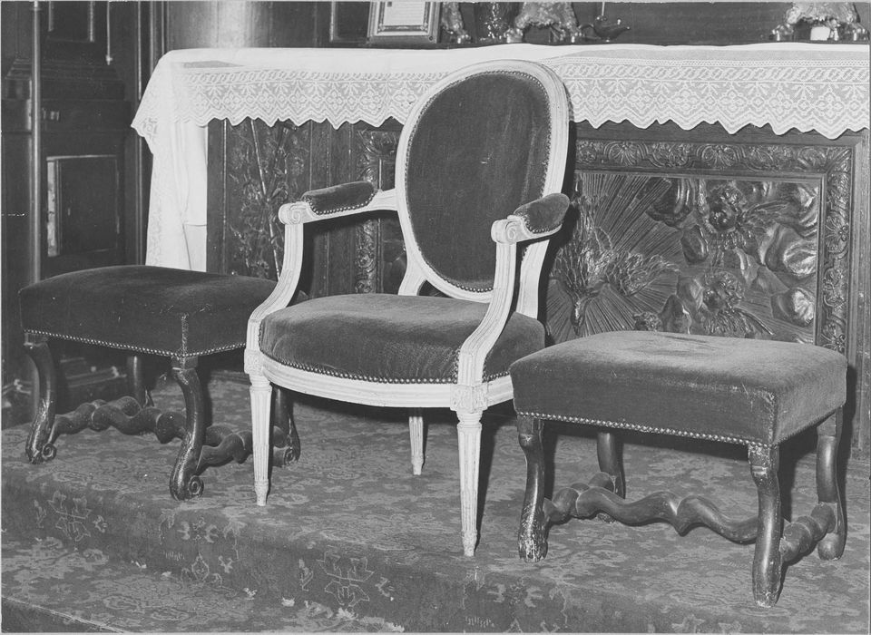 fauteuil, 2 tabourets - © Ministère de la Culture (France), Médiathèque du patrimoine et de la photographie, diffusion RMN-GP