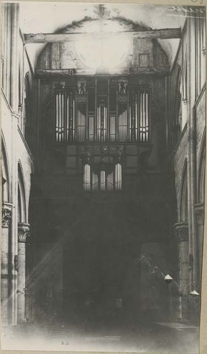 orgue de tribune : tribune d'orgue ; buffet d'orgue