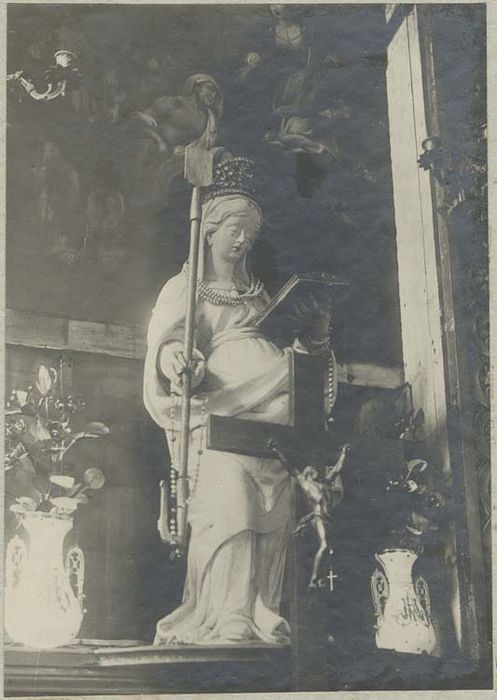 statue : Sainte Geneviève