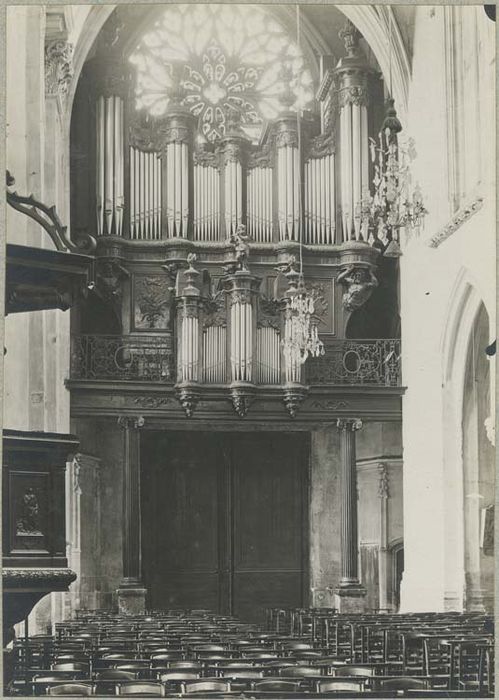 dalle funéraire de Nicolas Soret, marchand - © Ministère de la Culture (France), Médiathèque du patrimoine et de la photographie, diffusion GrandPalaisRmn Photo