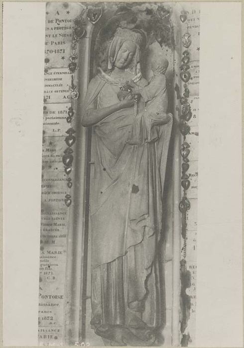 statue : Vierge à l'Enfant