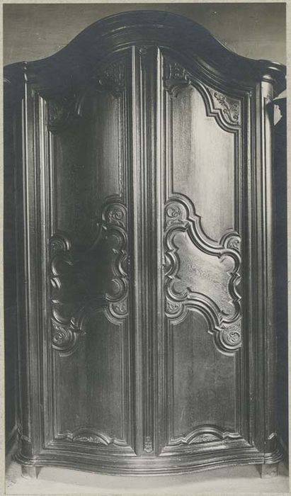 armoire galbée - © Ministère de la Culture (France), Médiathèque du patrimoine et de la photographie, diffusion GrandPalaisRmn Photo