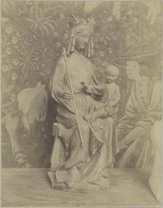 statue : Vierge à l'Enfant assise 