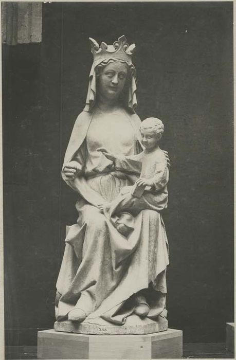 statue : Vierge à l'Enfant assise 