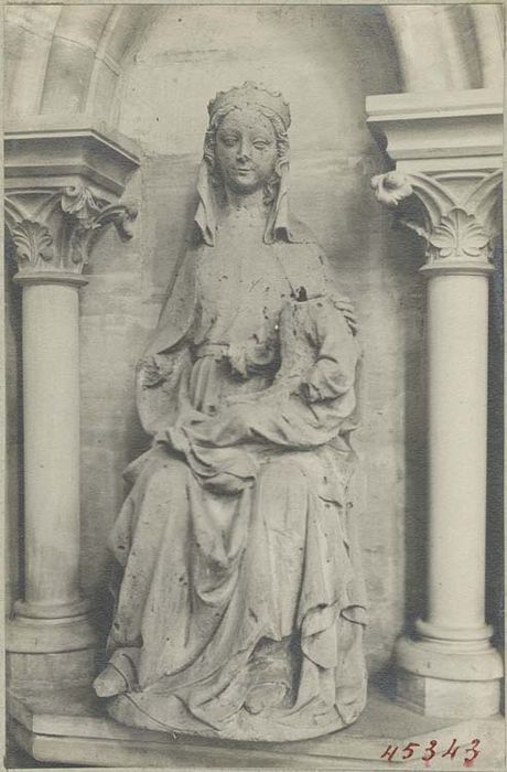 statue : Vierge à l'Enfant assise