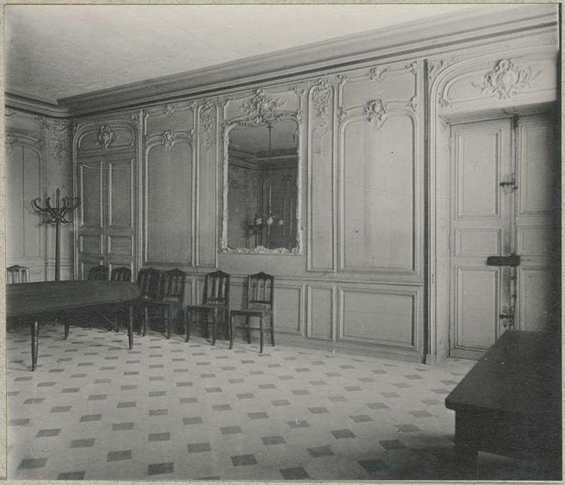 lambris de revêtement, portes et glaces