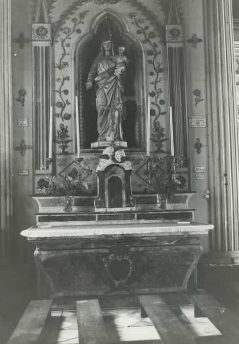 autel, gradins d'autel, tabernacle, retable, statue : Vierge à l'Enfant (autel latéral nord)