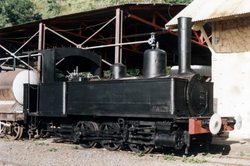 locomotive à vapeur : locomotive-tender Schneider, à voie métrique, 030 T 8 ; vue générale après restauration