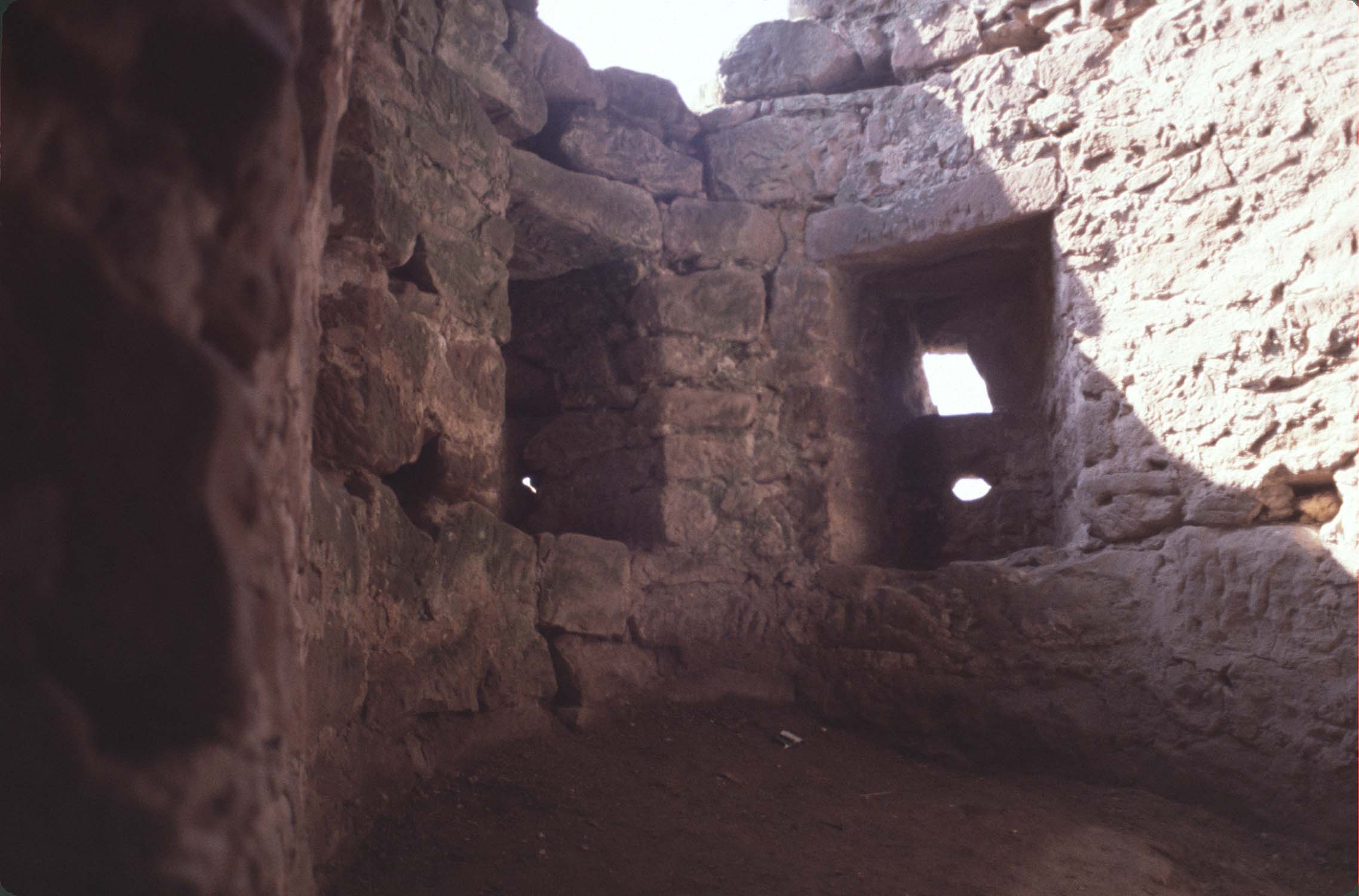 Trois bouches à feu : intérieur, détail