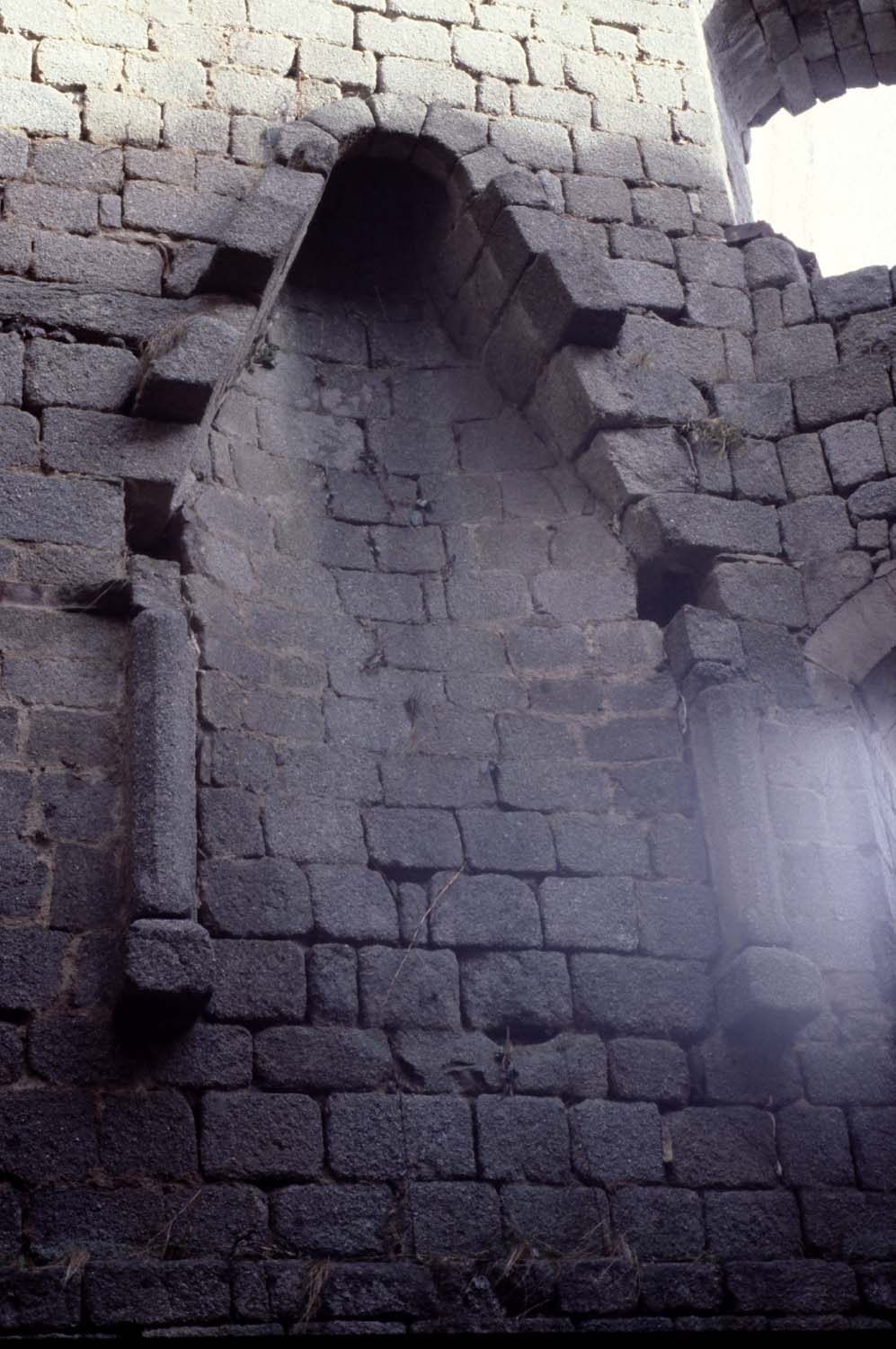 Emplacement de cheminée dans le palas