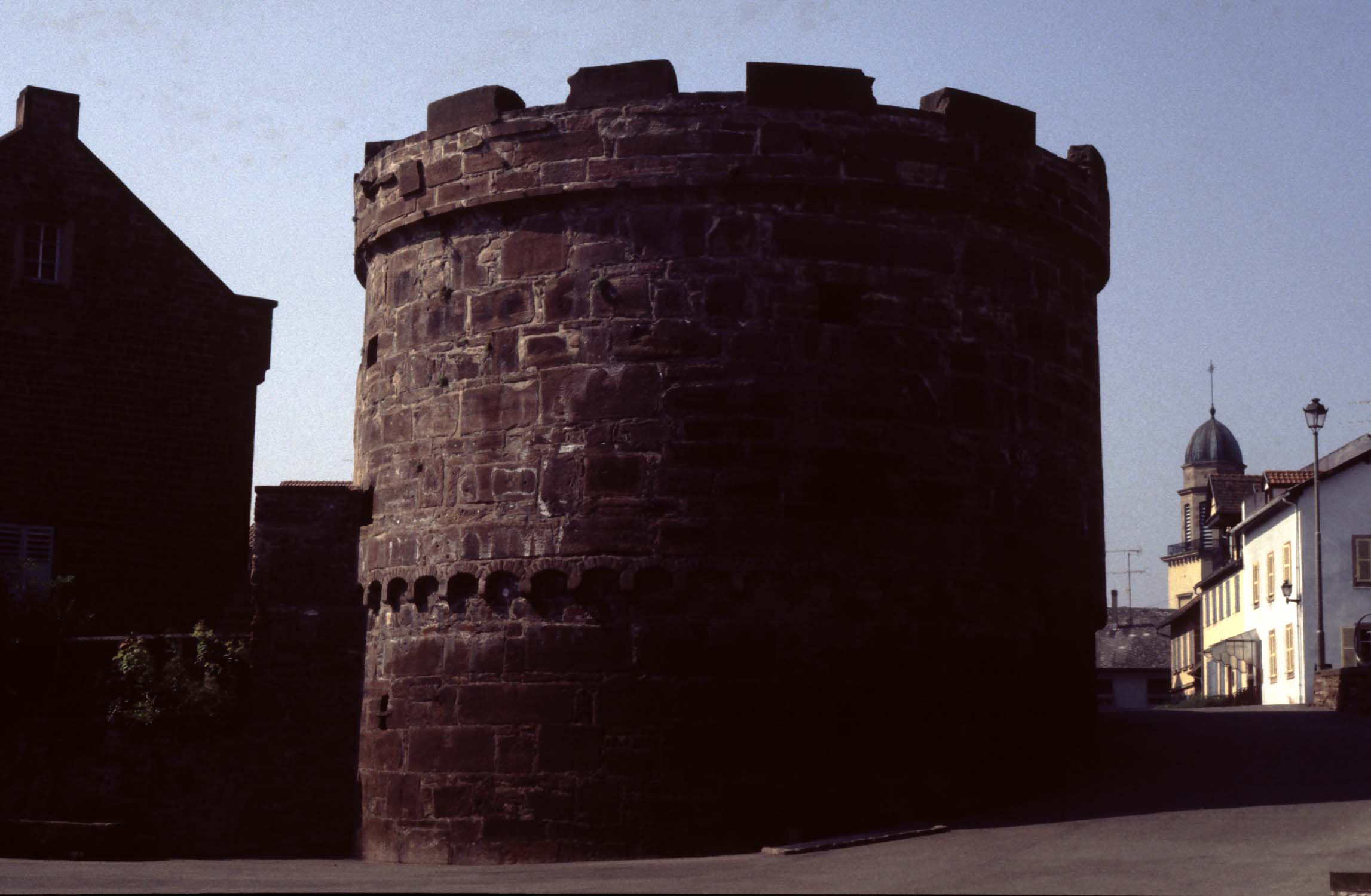 Vestiges d'une tour d'angle, vue générale