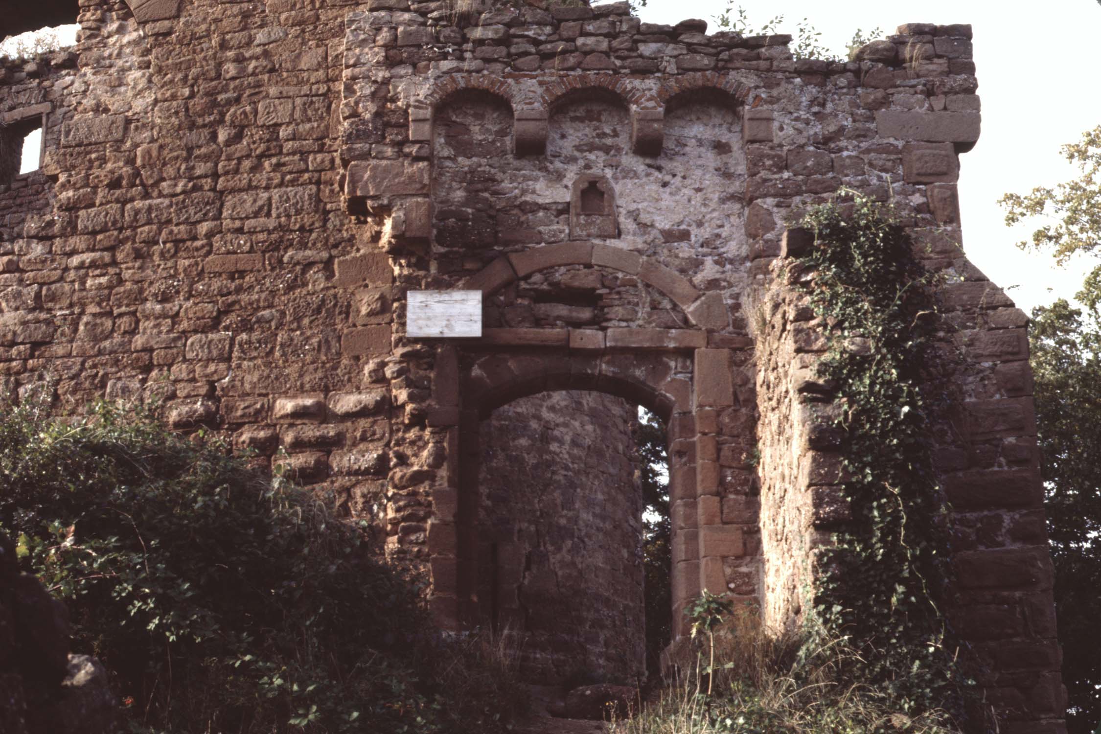 Porte, vue de l'extérieur