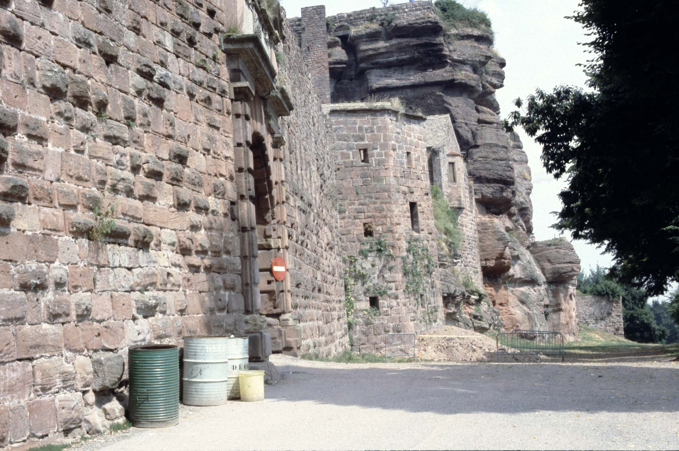 Courtine sud, vue d'ensemble latérale