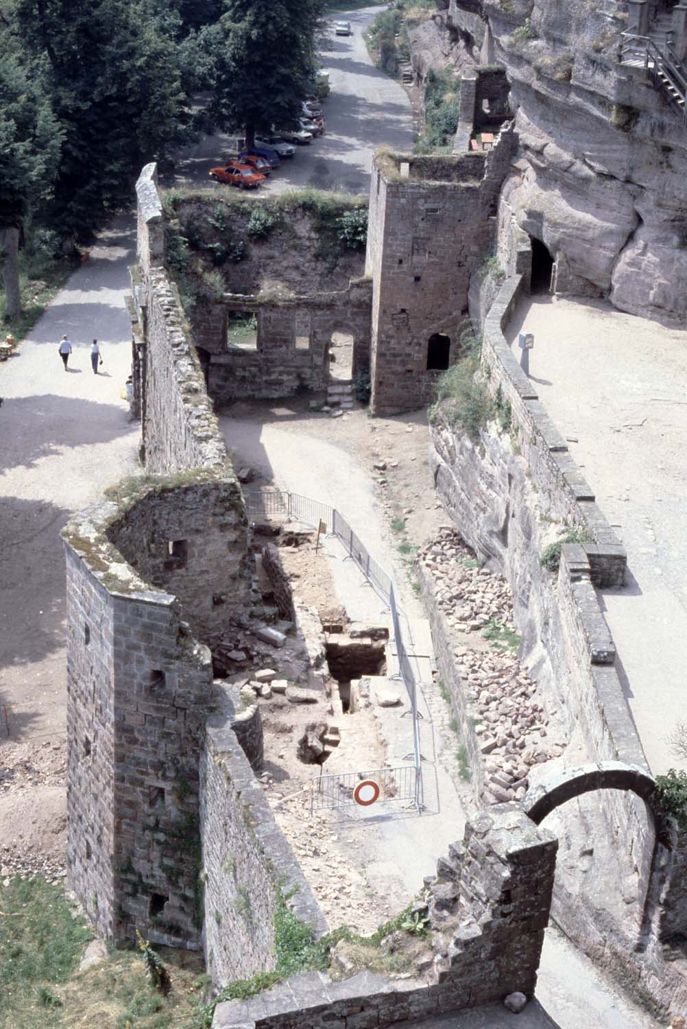 Vestiges de la lice, vue d'ensemble en plongée