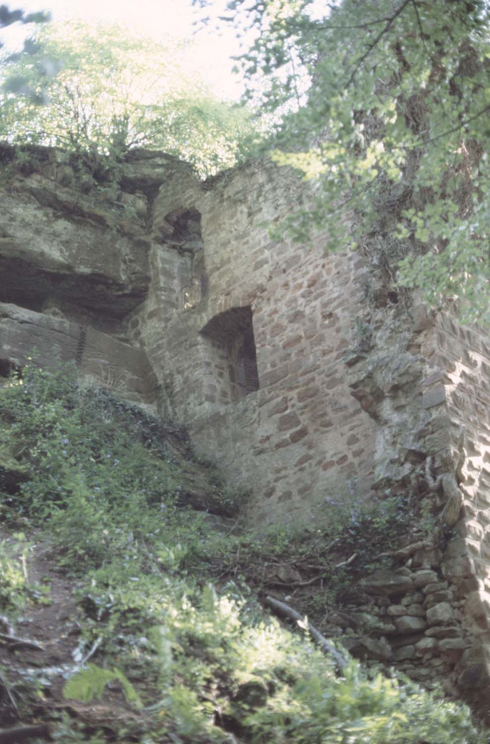 Vestiges de la tour de flanquement, vue partielle