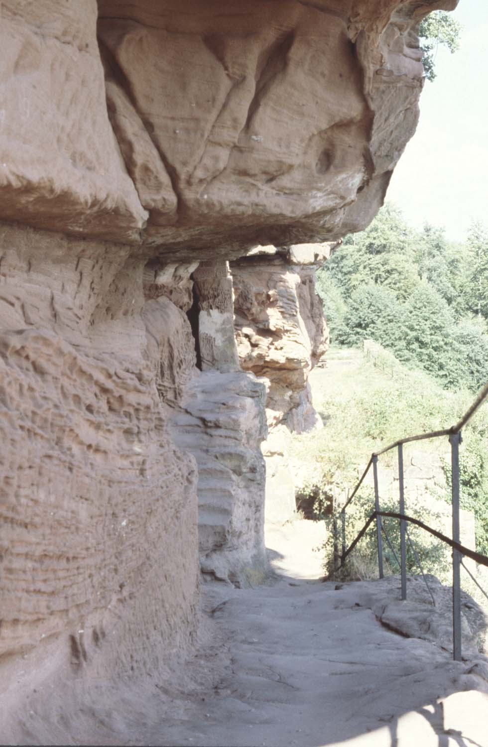 1er niveau : porte, vue d'ensemble