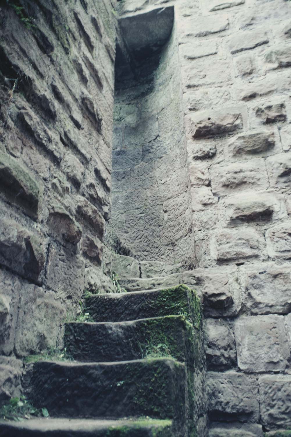 Escalier dans un mur