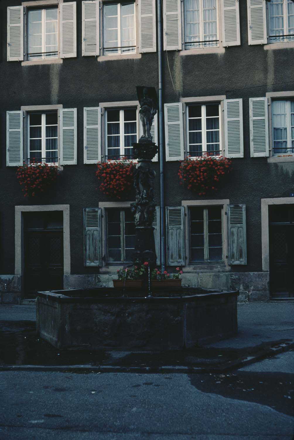 Fontaine, vue d'ensemble