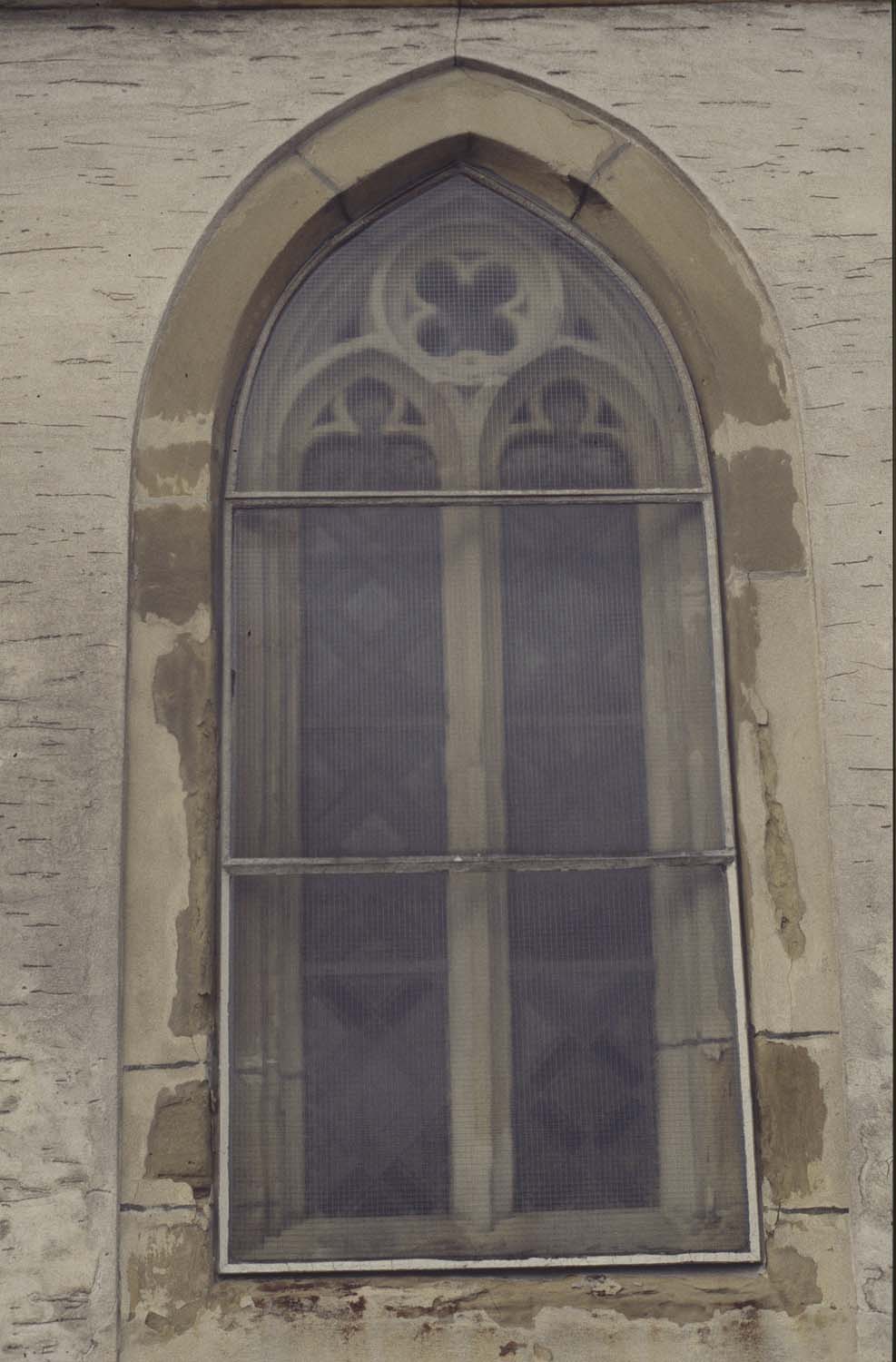 Chapelle : baie, détail extérieur
