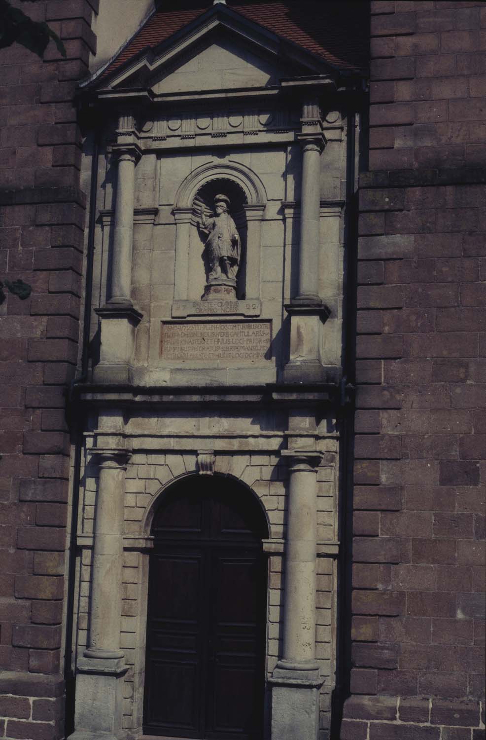 Portail de l'église Saint-Quirin