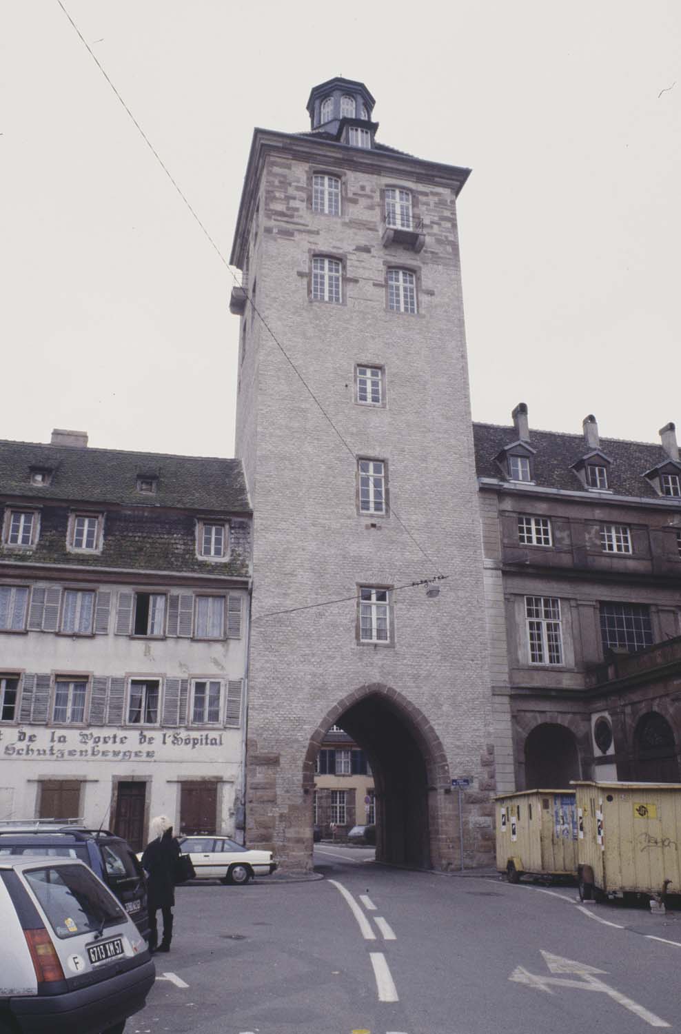 Porte de l'hôpital