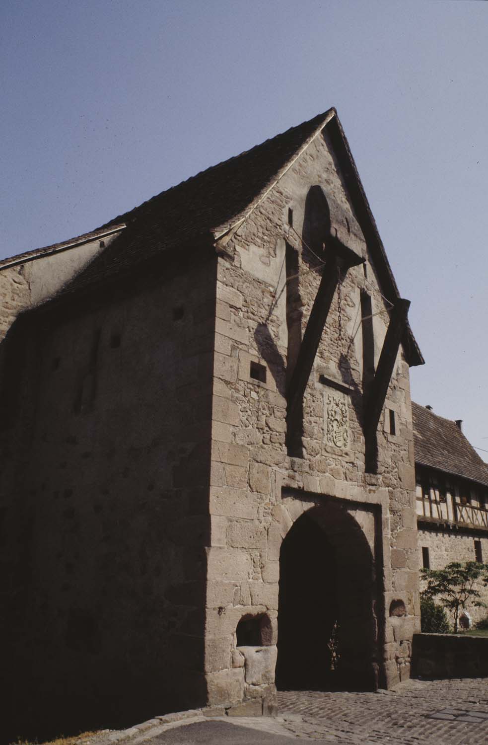 Porte ouest : extérieur de ville