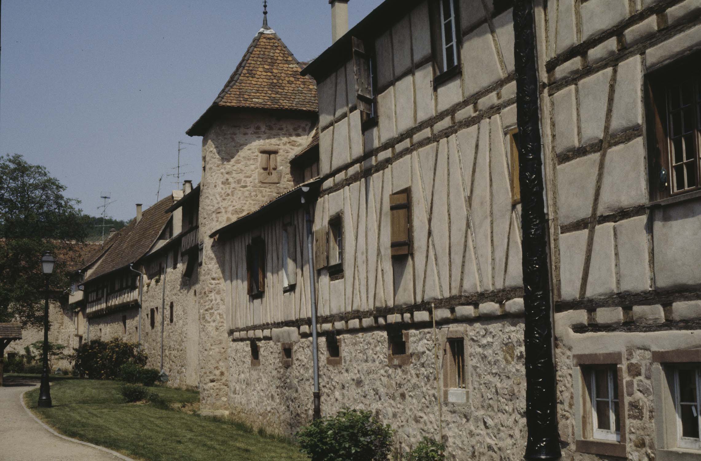 Rempart ouest : extérieur