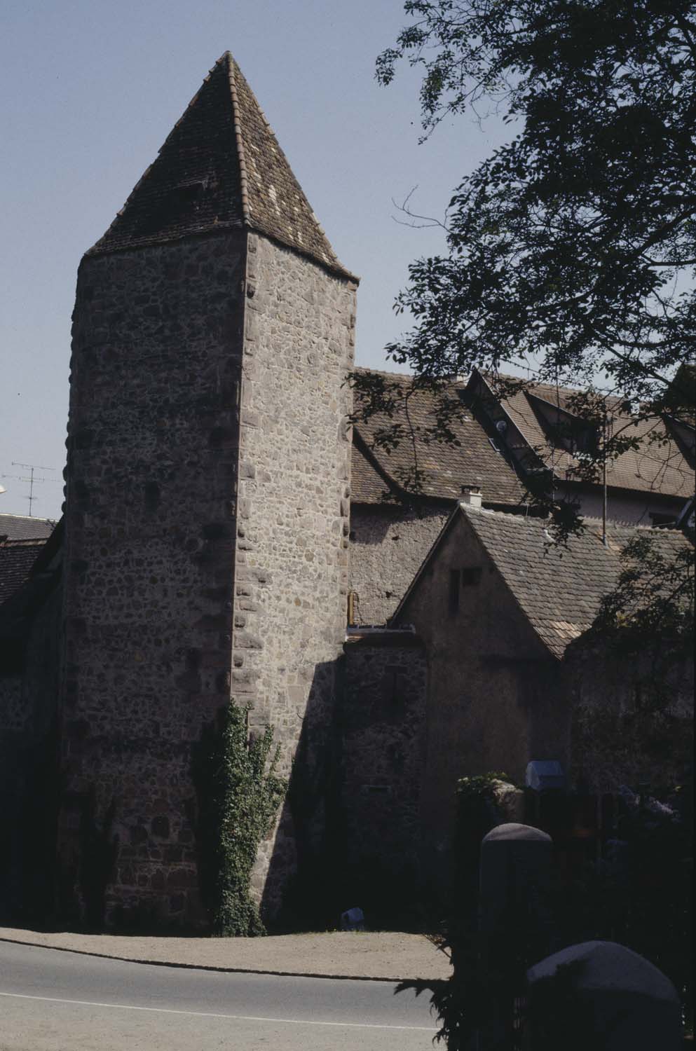 Rempart nord : tour des Sorcières