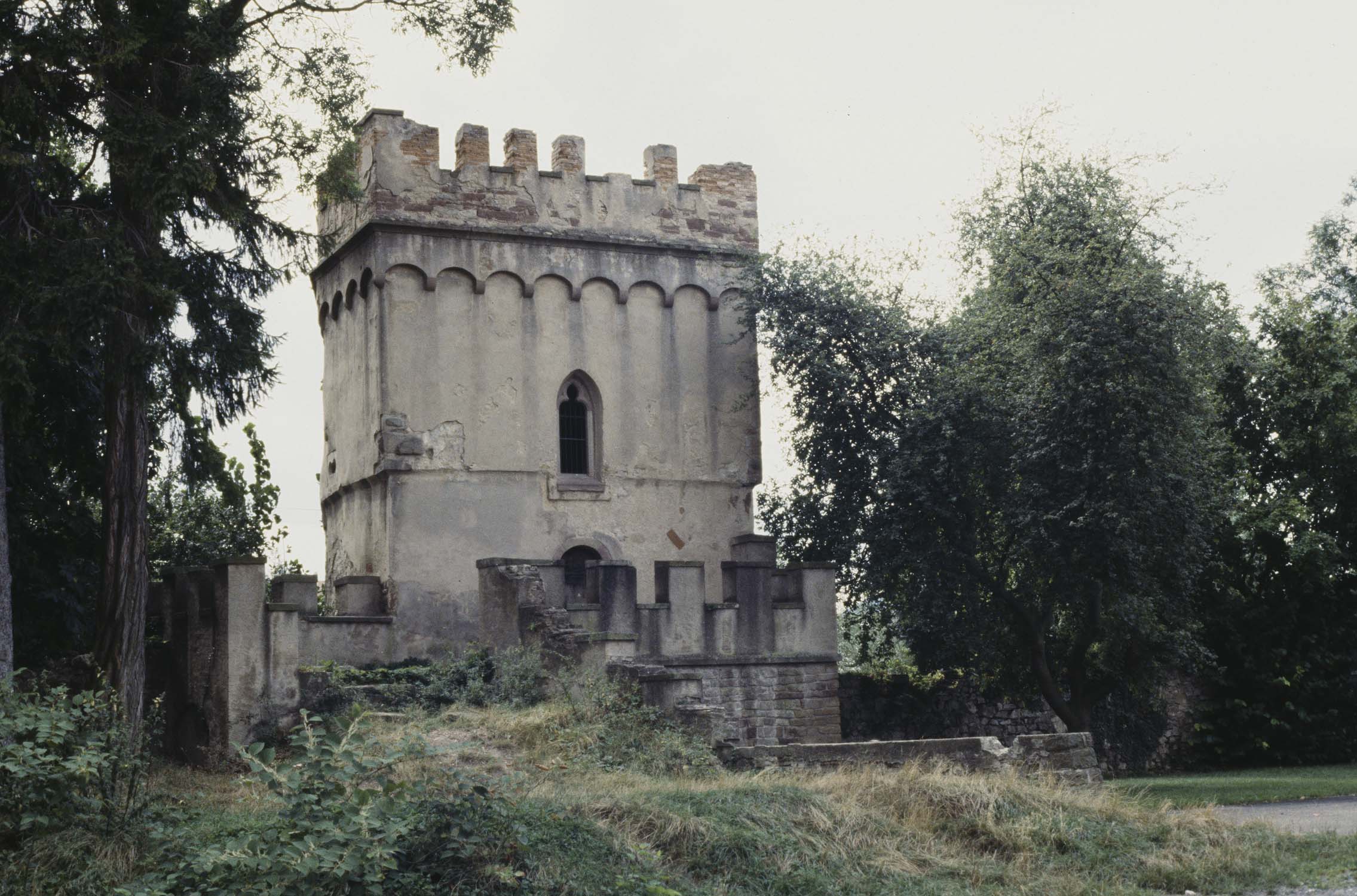 Rempart sud : tour, vue d'ensemble