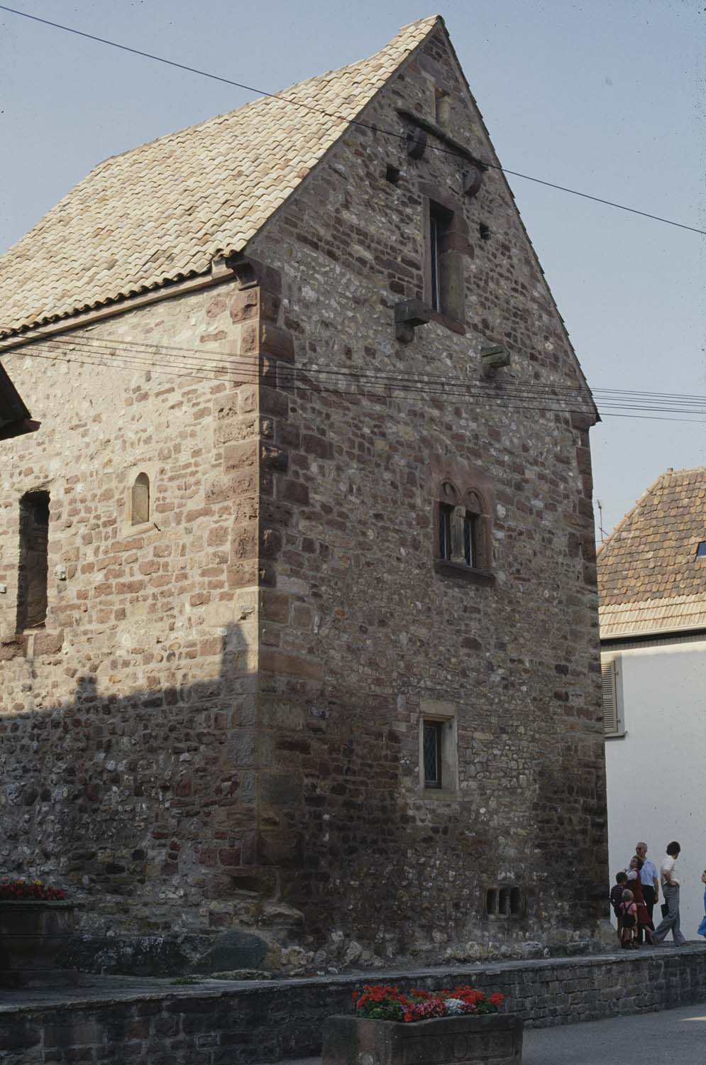 Maison, vue de trois-quarts