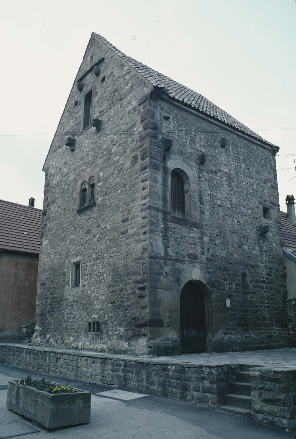 Maison, vue de trois-quarts