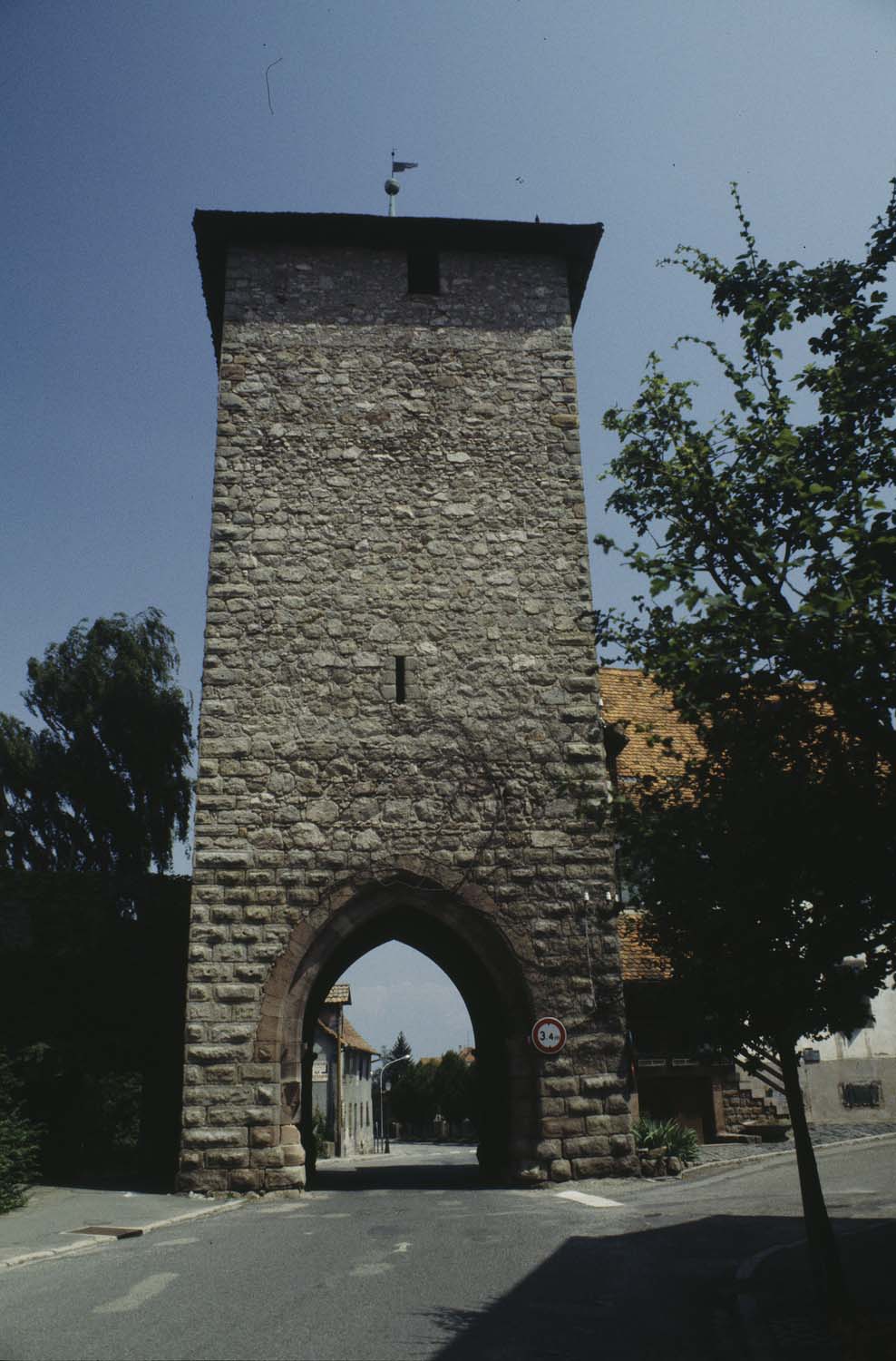 Porte est