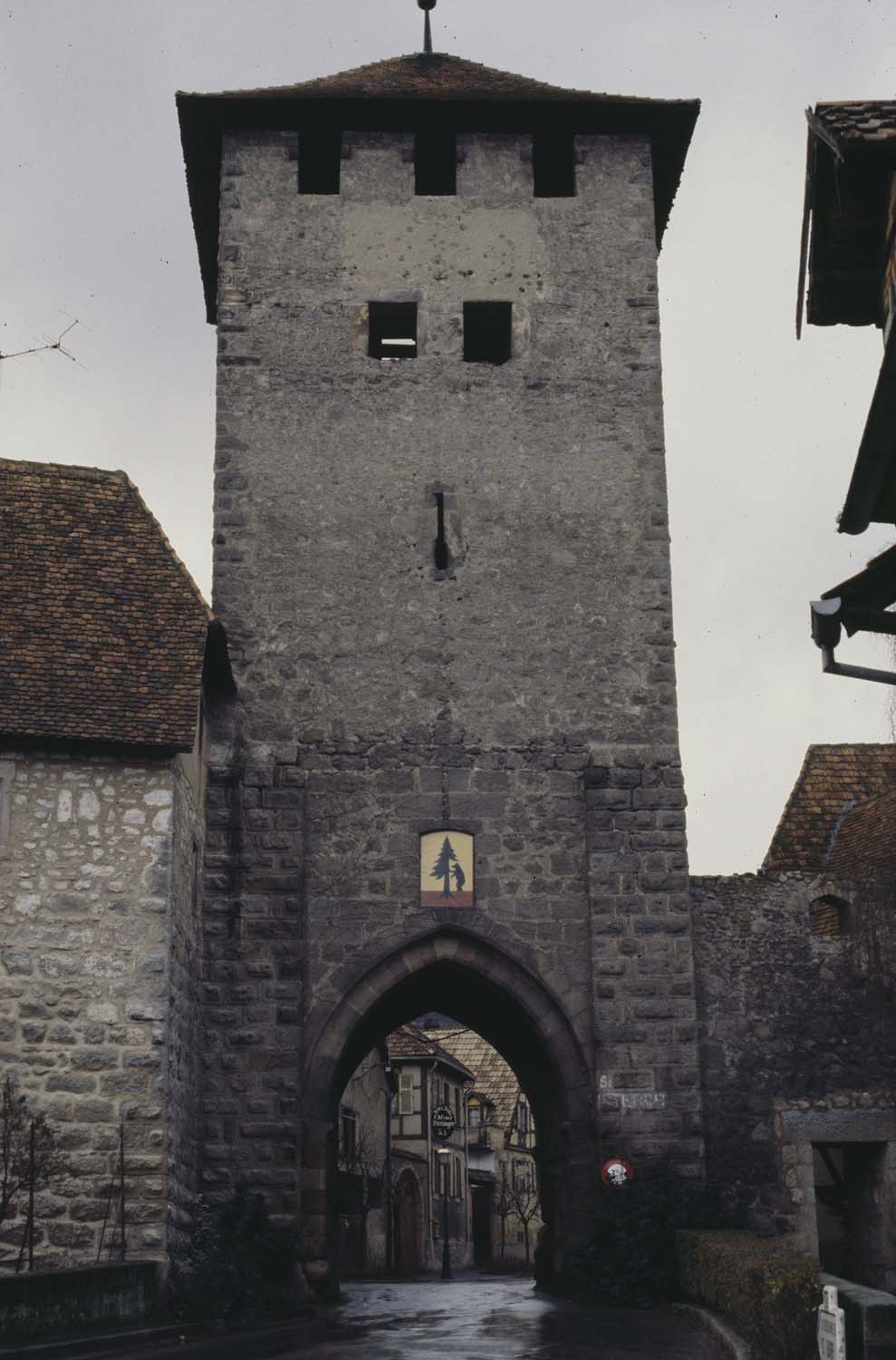 Porte est