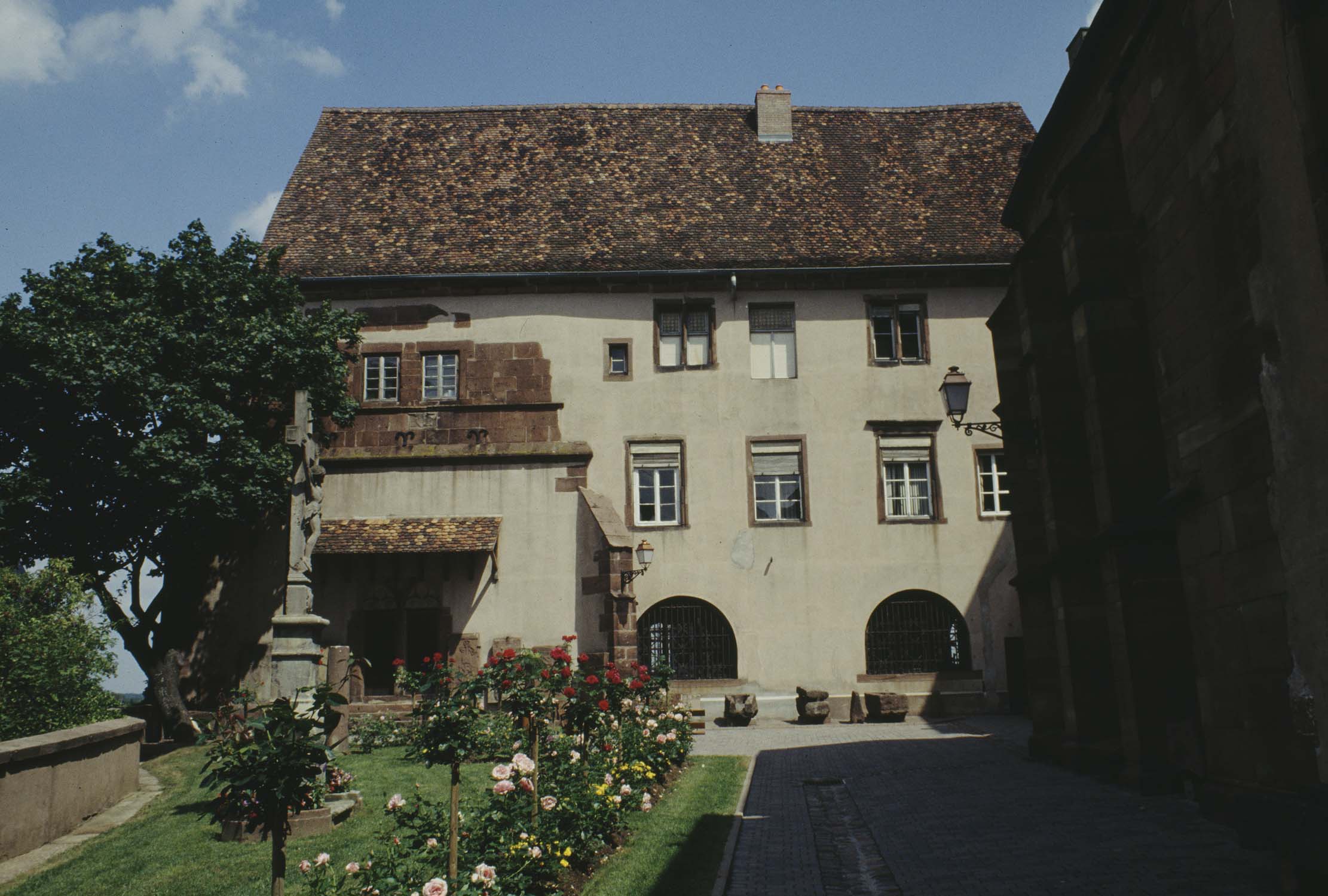 Château : jardin, vue partielle