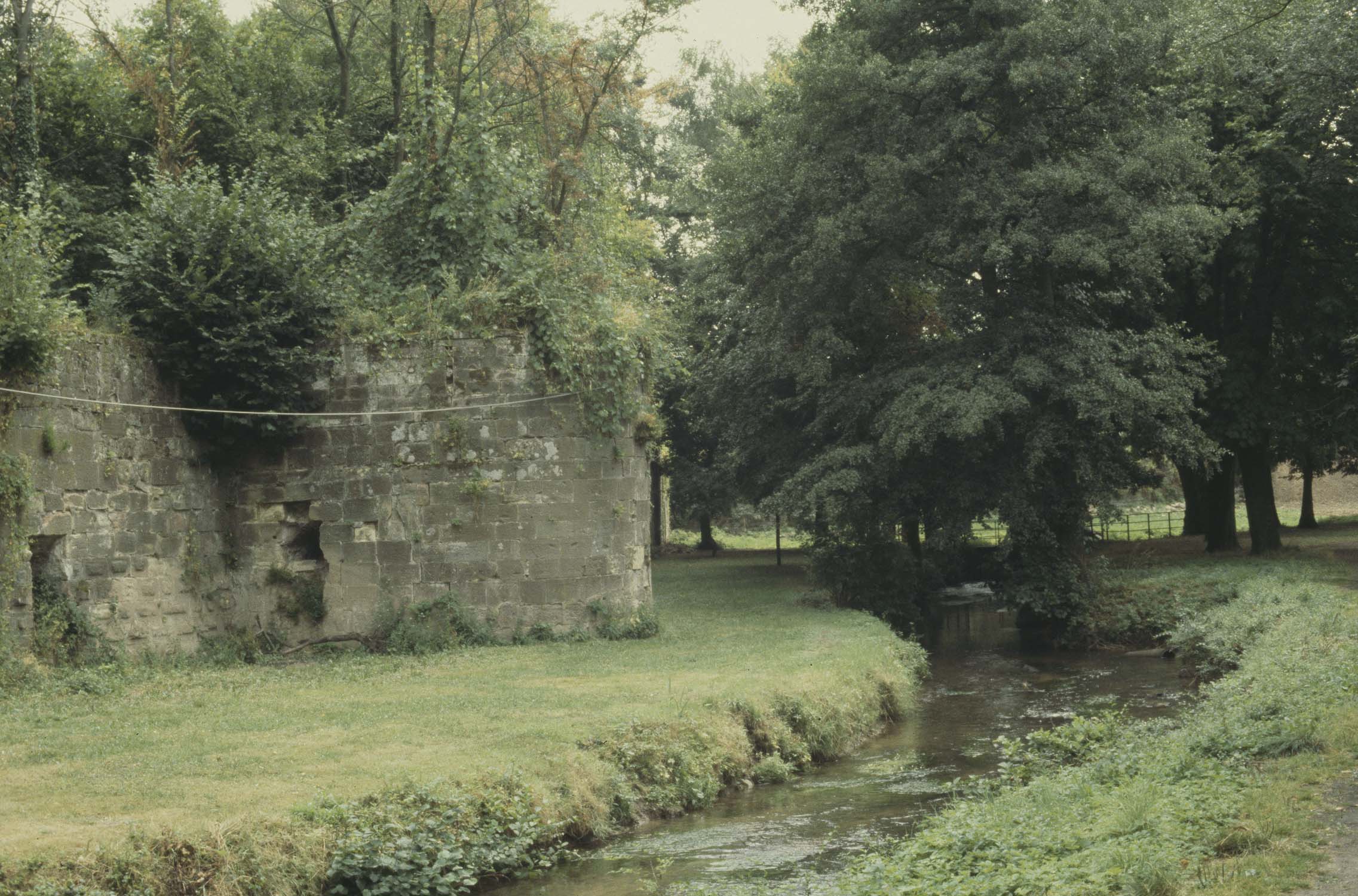 Enceinte sud-ouest ; Fossé