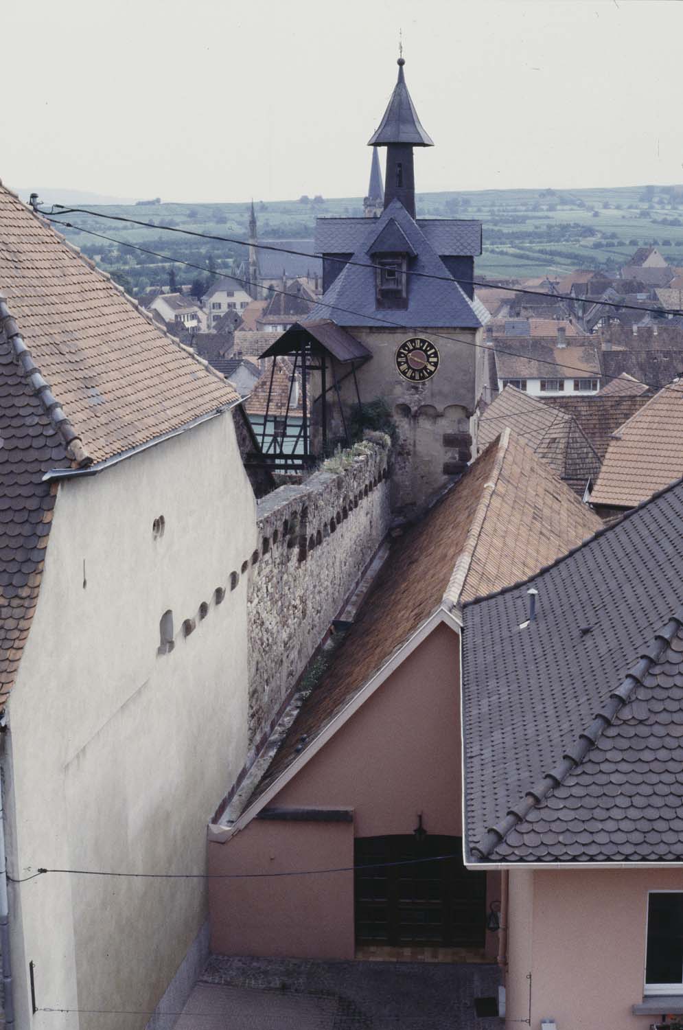 Le Staedtelglöckelturm : toitures