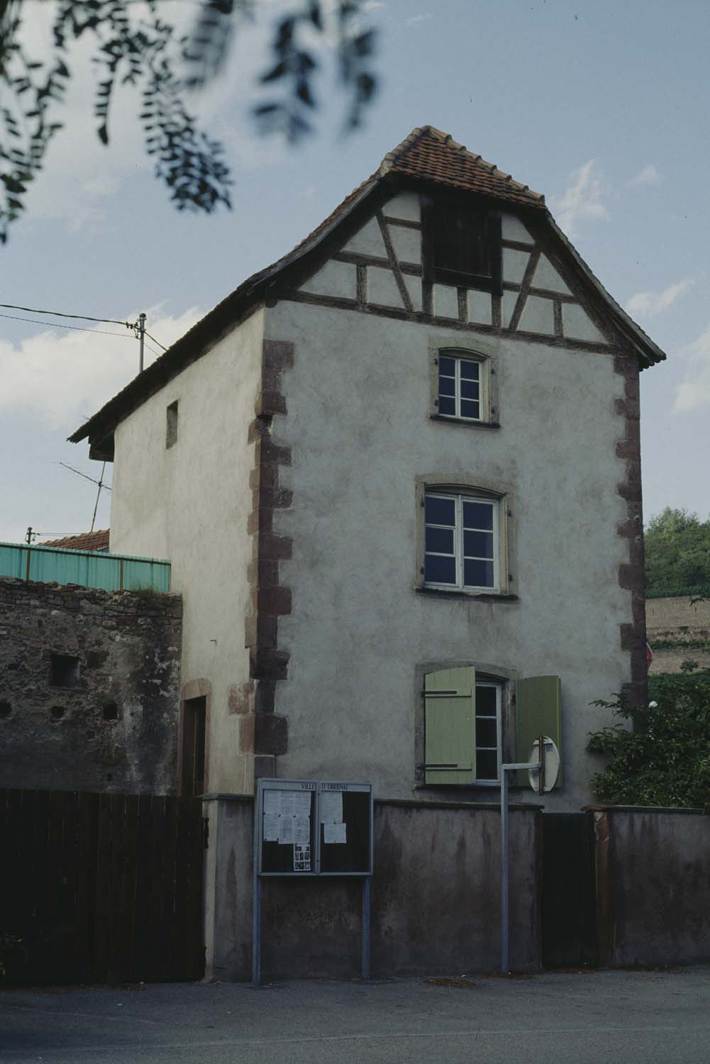 Rempart ouest : tour (1ère enceinte)