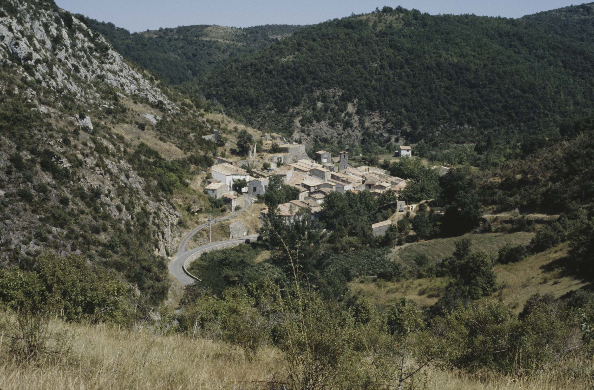 Village, vue à distance