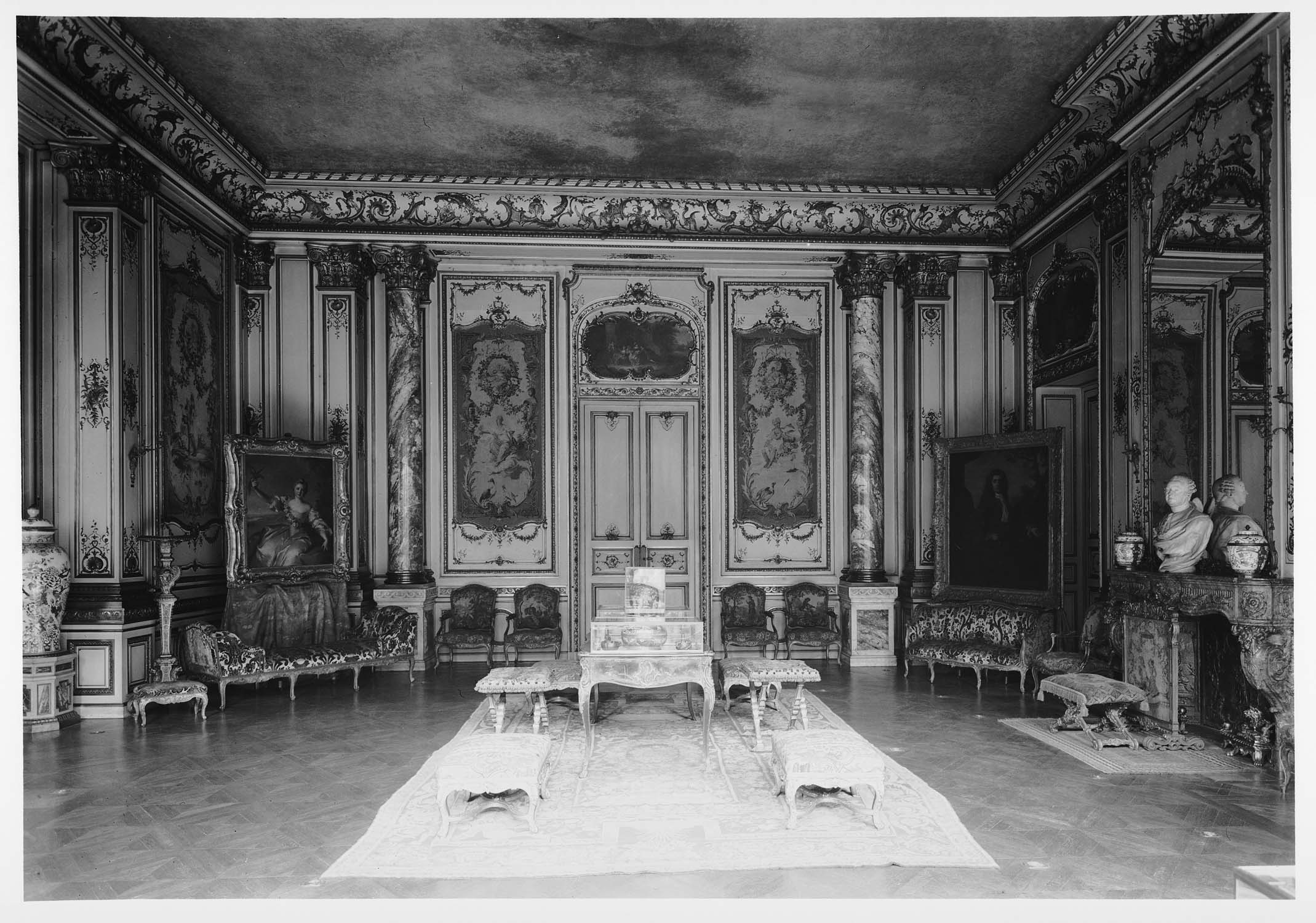 Grand salon (mobilier, boiseries)