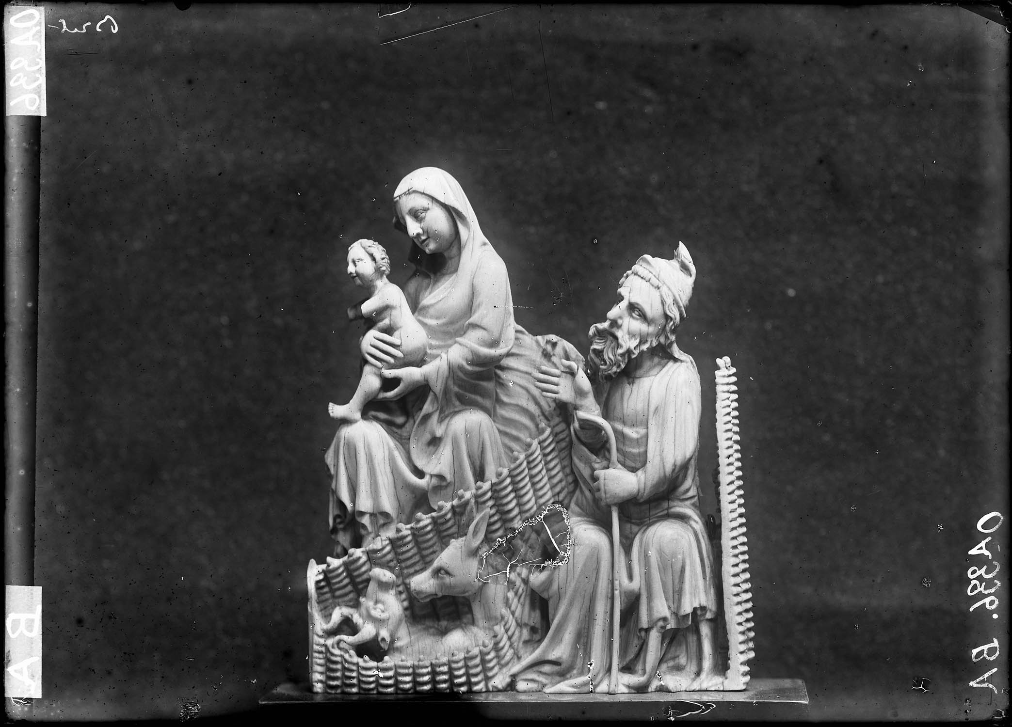 Groupe, la Nativité, ivoire