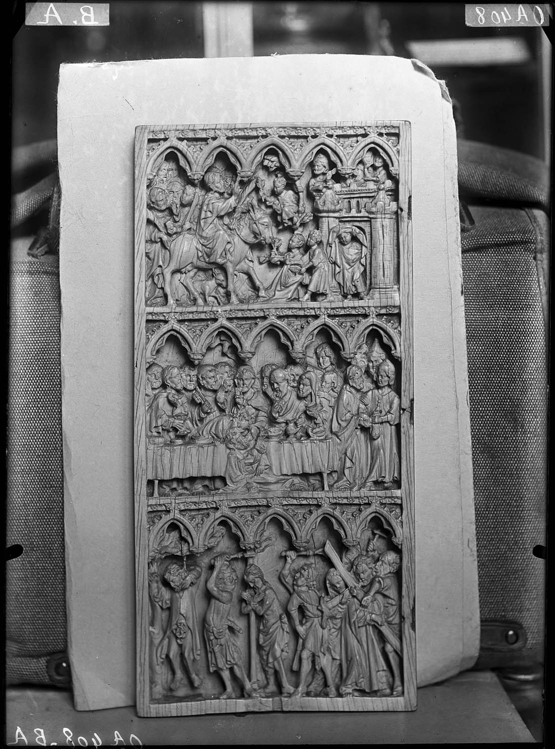 Feuillet de diptyque, scènes de la Passion