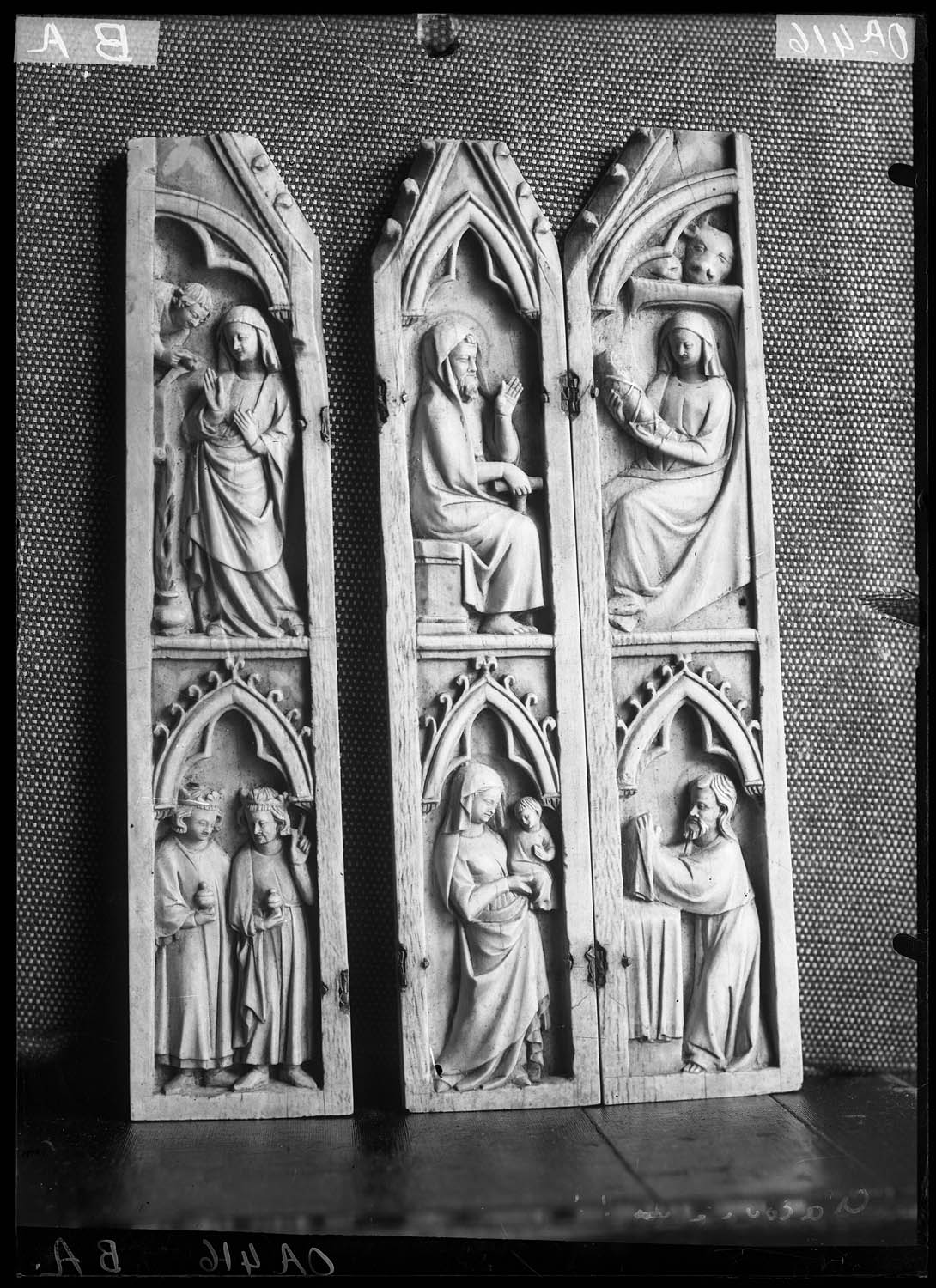 Volets de polyptyque d'ivoire, scènes de l'enfance du Christ