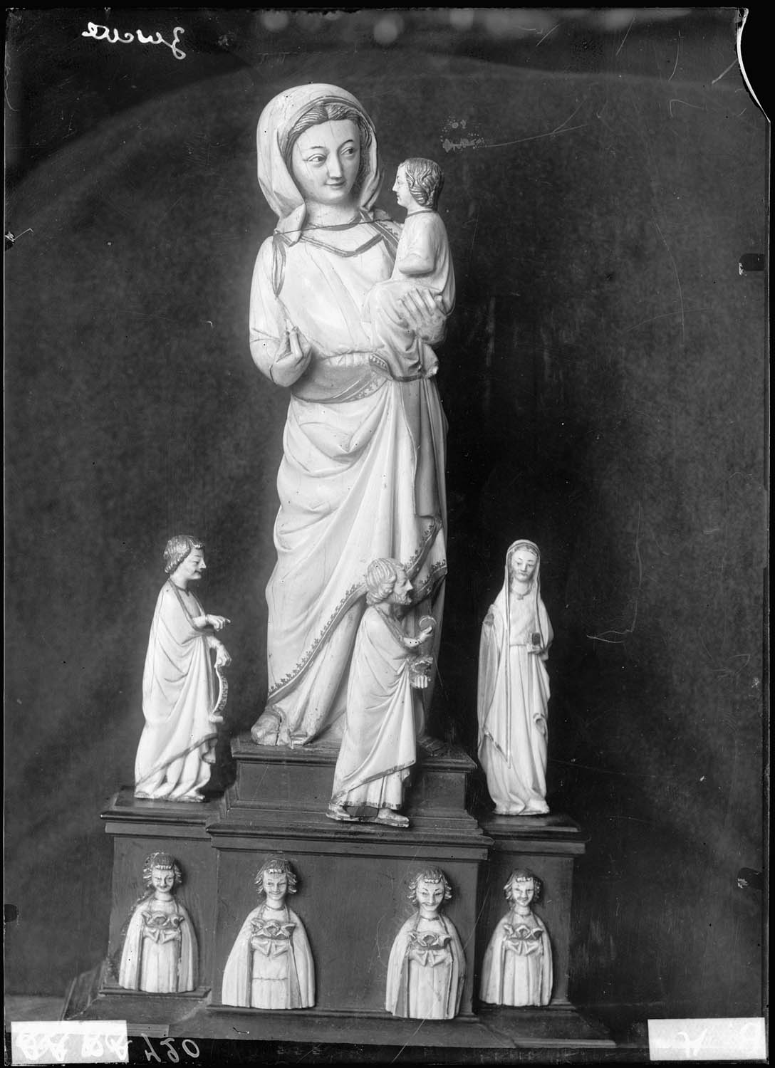 Statuettes, la Vierge, des anges, ivoire