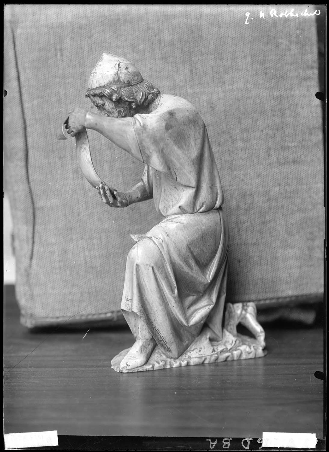 Un prophète, ivoire, France